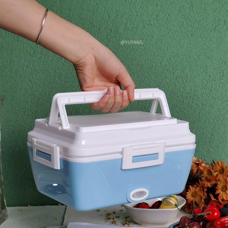 Một lượng lớn các thợ điện trong nhà bếp có thể được gắn vào chiếc xe không gỉ để phân phát quà từ hộp ăn trưa nóng và nóng của chính mình.