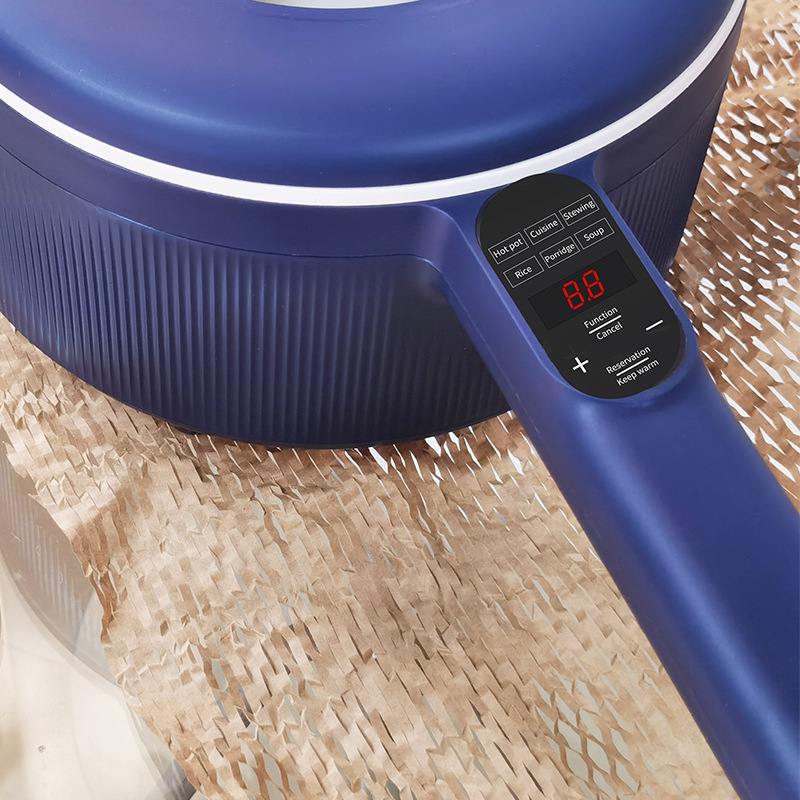 800W mới, mà không nằm trong phòng ngủ, sẽ được một sinh viên sử dụng để nấu một cái nồi nấu ăn đa mục đích.
