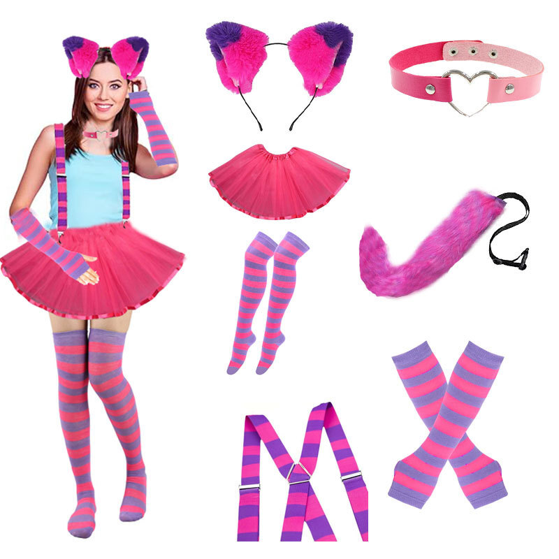 Fox Wolf có một cái đuôi lông người làm bằng lông cho bộ đồ chơi nhập vai Halloween.