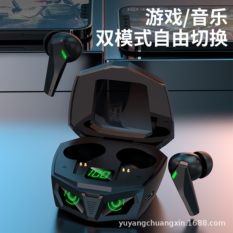 Trò chơi P50 mới với một TWS siêu bền vững là một mô hình tai màu xanh không dây.
