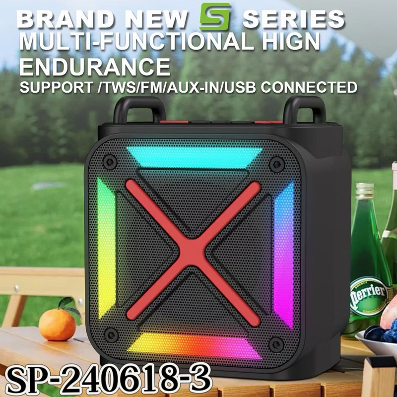 Ánh sáng RGB 3 inch mới là nắm tay bên ngoài ngôi nhà, và khối lượng quảng trường có thể được cắm vào hàng rào của nhà máy âm thanh Carant răng.