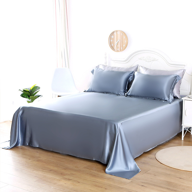 Một chiếc giường lụa dài 30 mét.