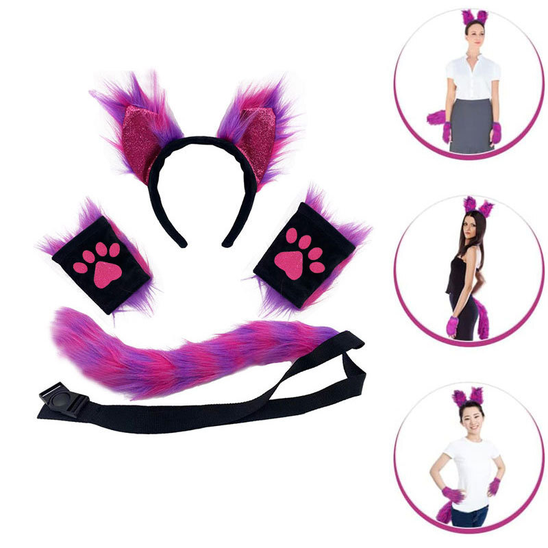 Fox Wolf có một cái đuôi lông người làm bằng lông cho bộ đồ chơi nhập vai Halloween.