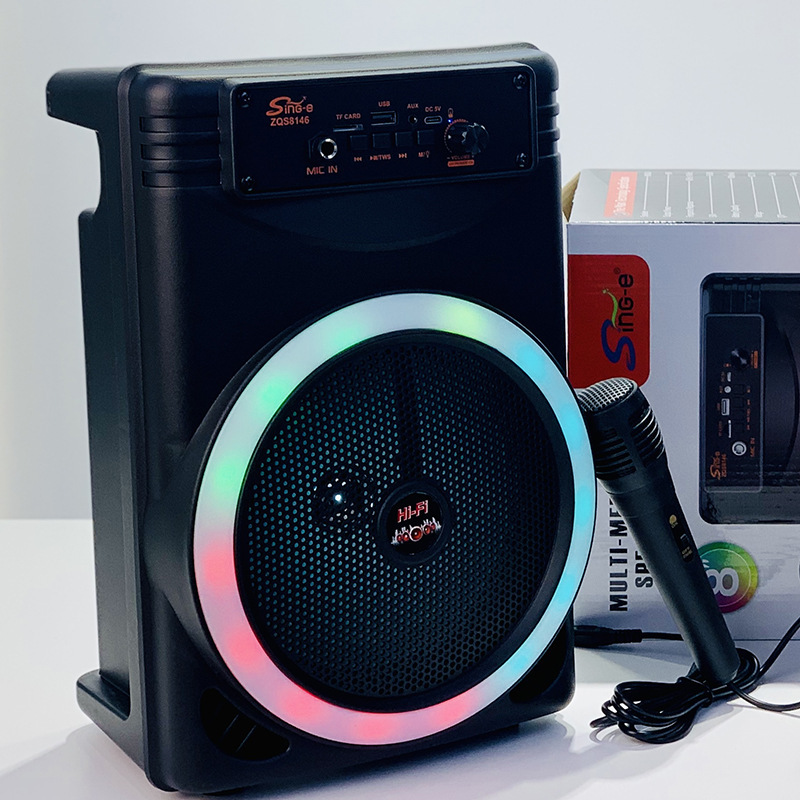 Tiếng mic xanh răng xanh mới của ca sĩ K là quá dài đến mức có thể nghe thấy được.