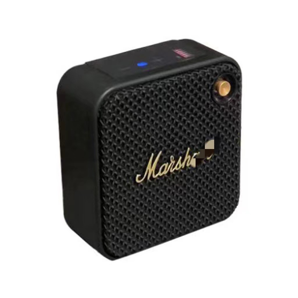 Đoạn văn mới áp dụng cho hộp kỹ thuật vô tuyến của Marshall WillEN, và anh mang tiếng súng đại bác thép của ngựa bên ngoài.