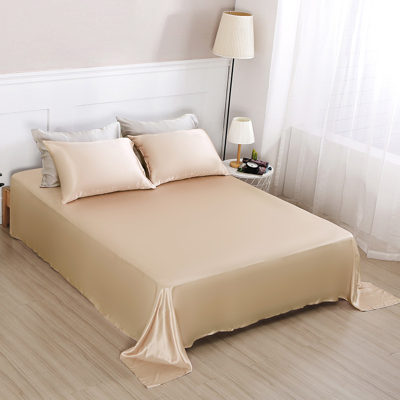 Một chiếc giường lụa dài 30 mét.