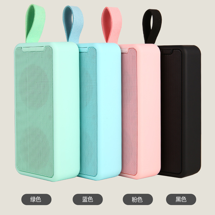 F6 megaphone không dây cho một khẩu đại bác thép nhỏ xách tay bên ngoài nhà.