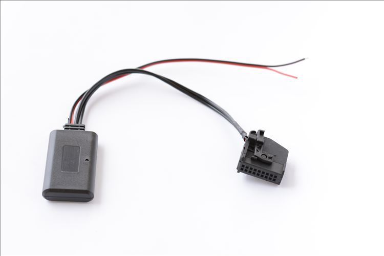 Chúng tôi đang sử dụng MFD2 RNS2 Ford, Scott, AUX Bluetooth, không dây.