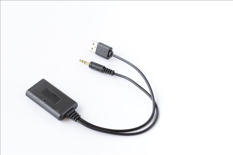Bộ thu Bluetooth không dây AUX trên ô tô