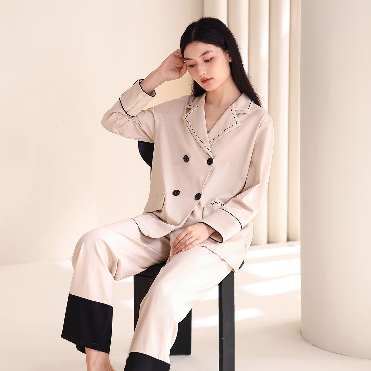 "Spring-Autumn Sleeves và Free Pyjama."