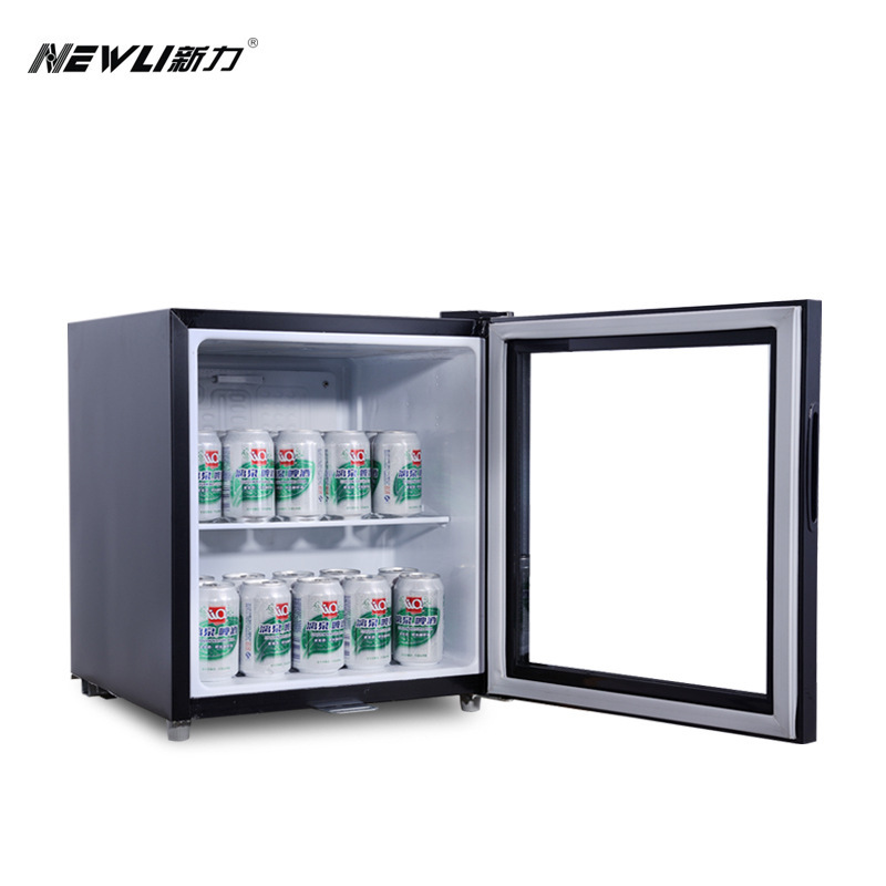Một cái tủ lạnh cỡ 50L để chỉ cho anh cách giữ thức ăn trong tủ.