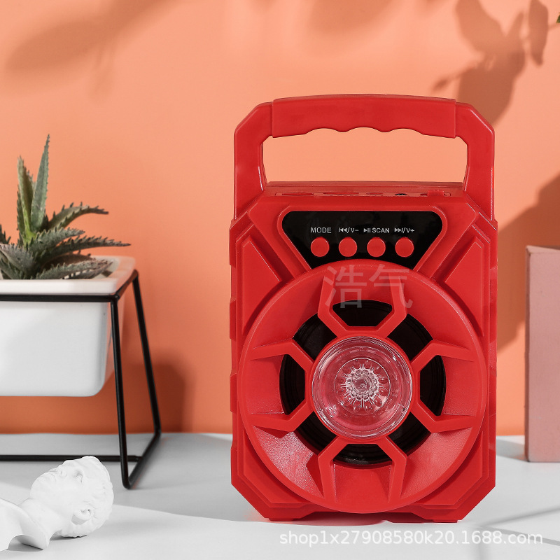 Hộp răng xanh của thợ rèn, với một khối lượng lớn U-Drive, và một quảng trường K- Call.