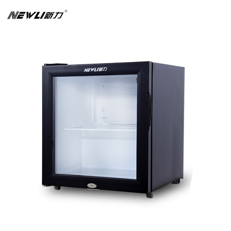 Một cái tủ lạnh cỡ 50L để chỉ cho anh cách giữ thức ăn trong tủ.