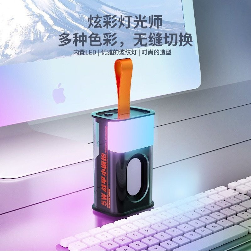 Ánh sáng từ ngoài trời cho những chiếc xe tải nhỏ bị nổ với những chiếc xe đại bác nhỏ trong nhà