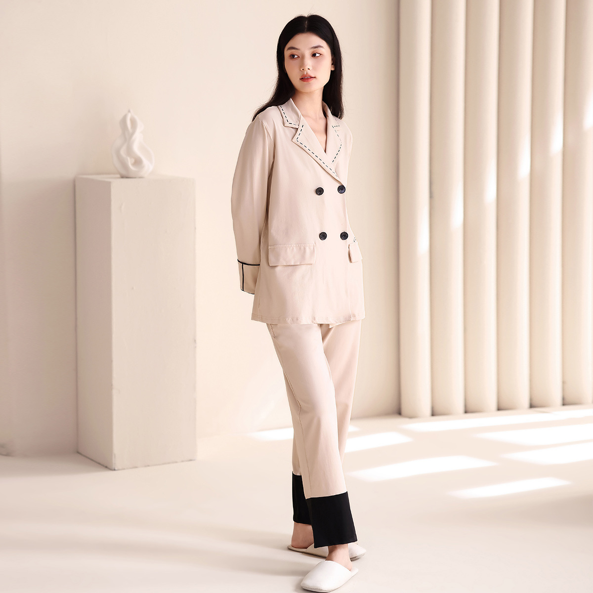 "Spring-Autumn Sleeves và Free Pyjama."