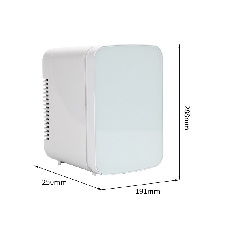 Một trang bìa kính 5L mở một chiếc xe tải nhỏ với tủ lạnh.