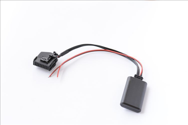 Chúng tôi đang sử dụng MFD2 RNS2 Ford, Scott, AUX Bluetooth, không dây.