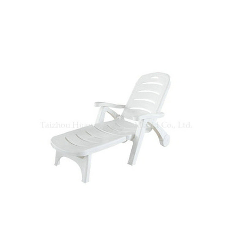 Wholesale supply of plastic table and chair molds, white leisure table and chair embolism molds.