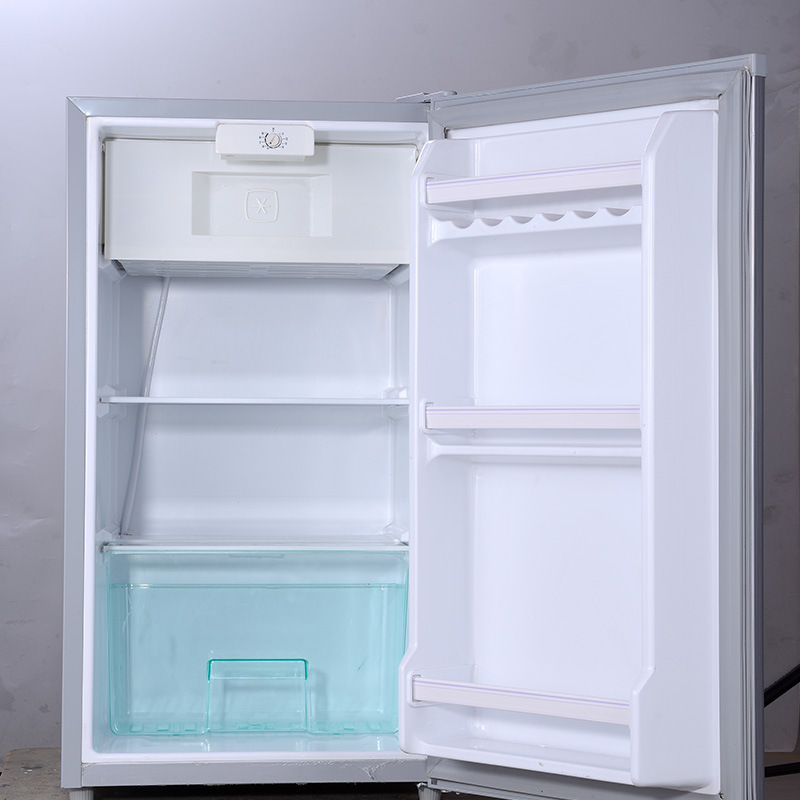 Đồ uống cho thấy tủ lạnh, tủ lạnh ở nhà.