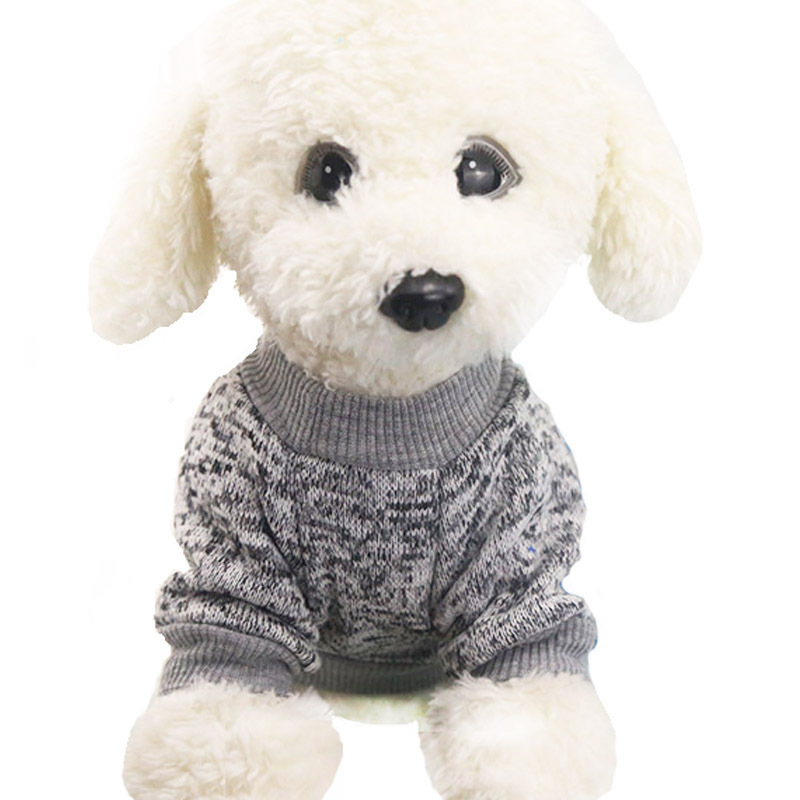 Cat and dog costumes are warmer and thicker in the winter.