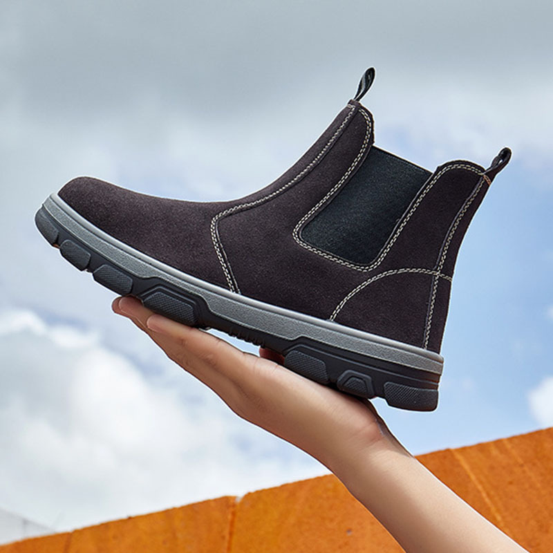 Cross-border tailoring of shoes for boys against piercing.