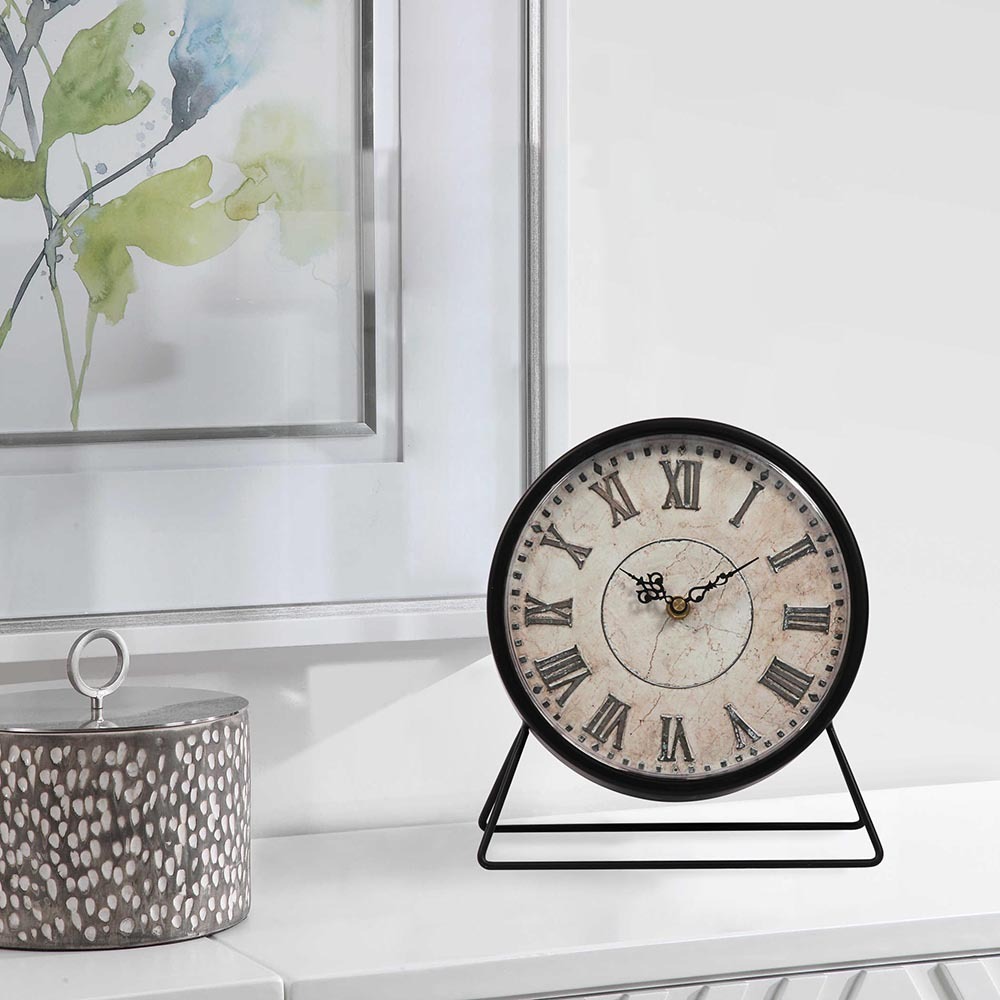 This is an American retro-decoration clock.