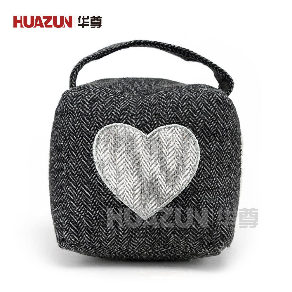 Những khối nhung thương mại, các khu rừng Amazon, các khối điện tử xuyên biên giới.