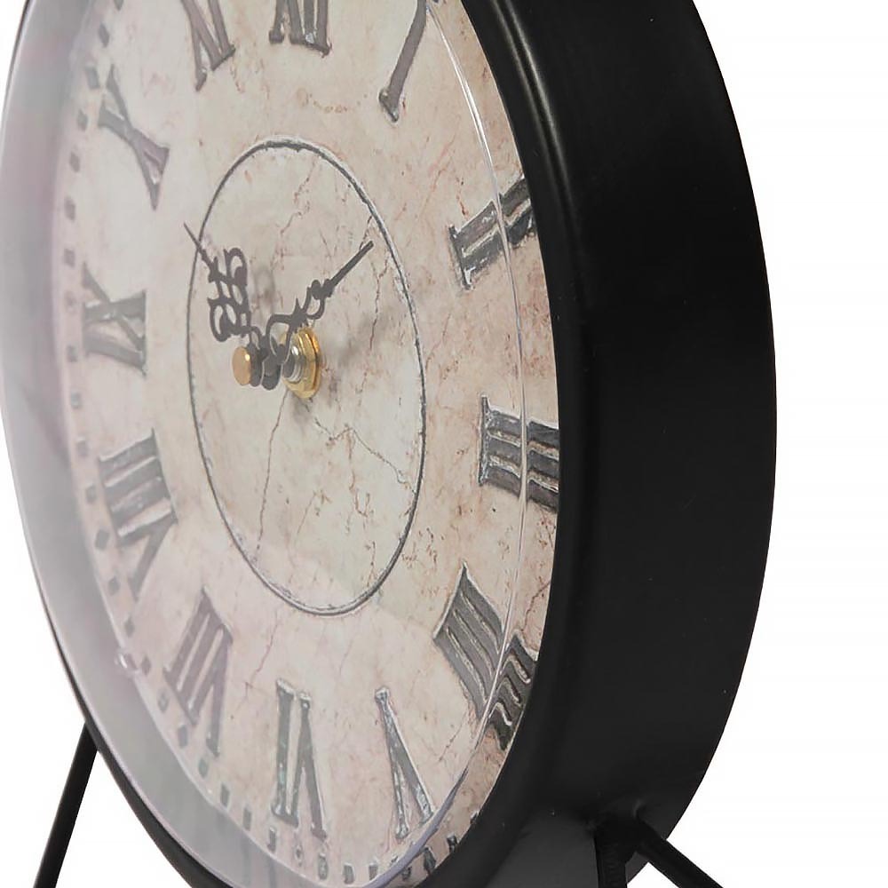 This is an American retro-decoration clock.