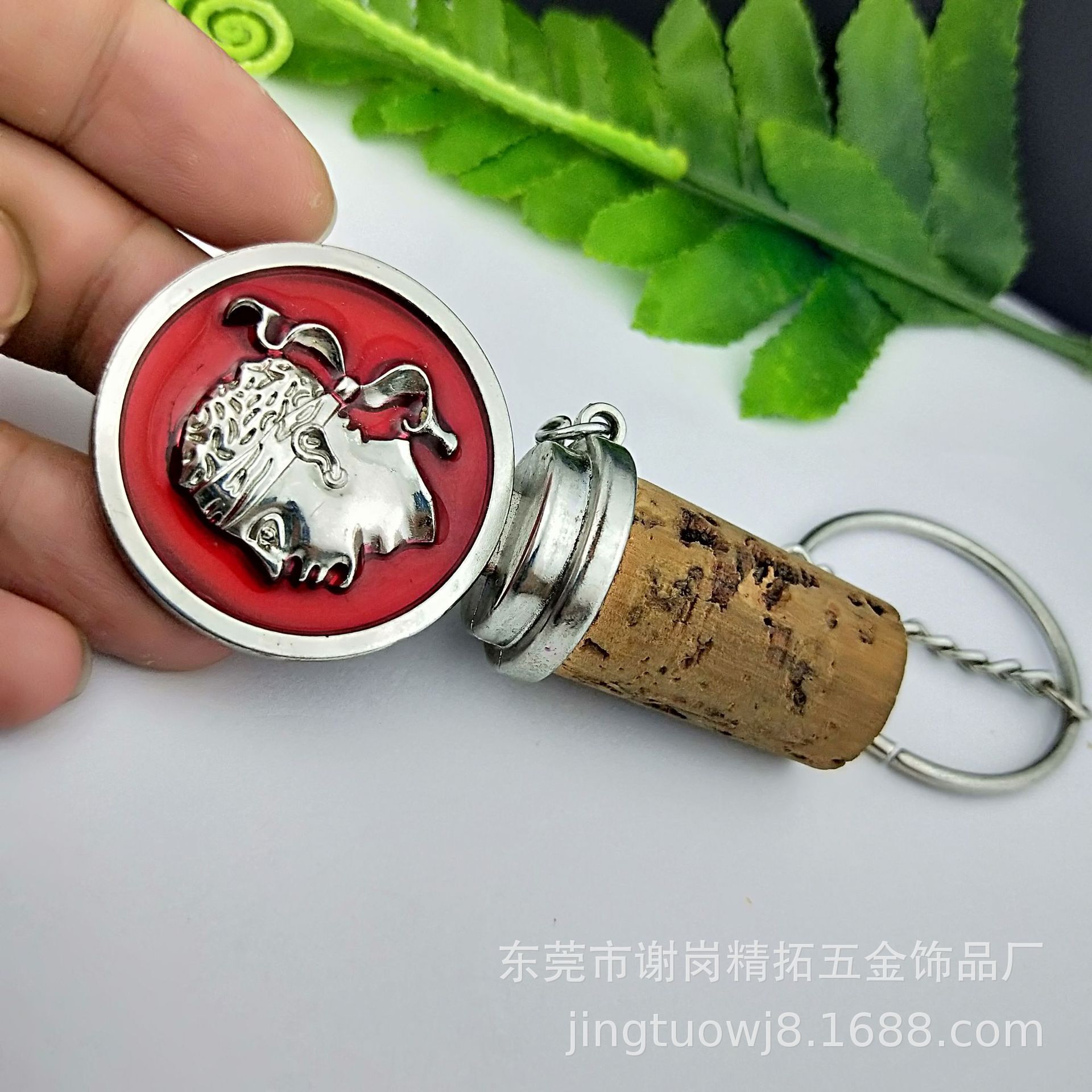 The supply of red wine, metal, zinc alloy, soft wood, wine, wine.