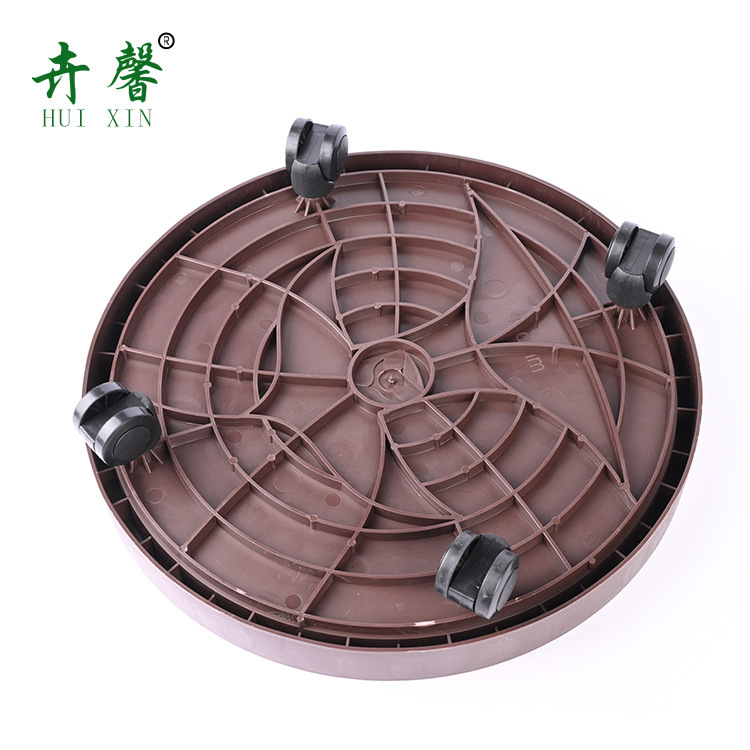 Bánh xe được thép với khay hoa và dù.
