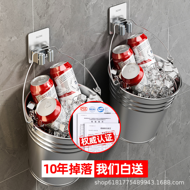 Đường dẫn đến nhà vệ sinh để kéo đến băng dán.
