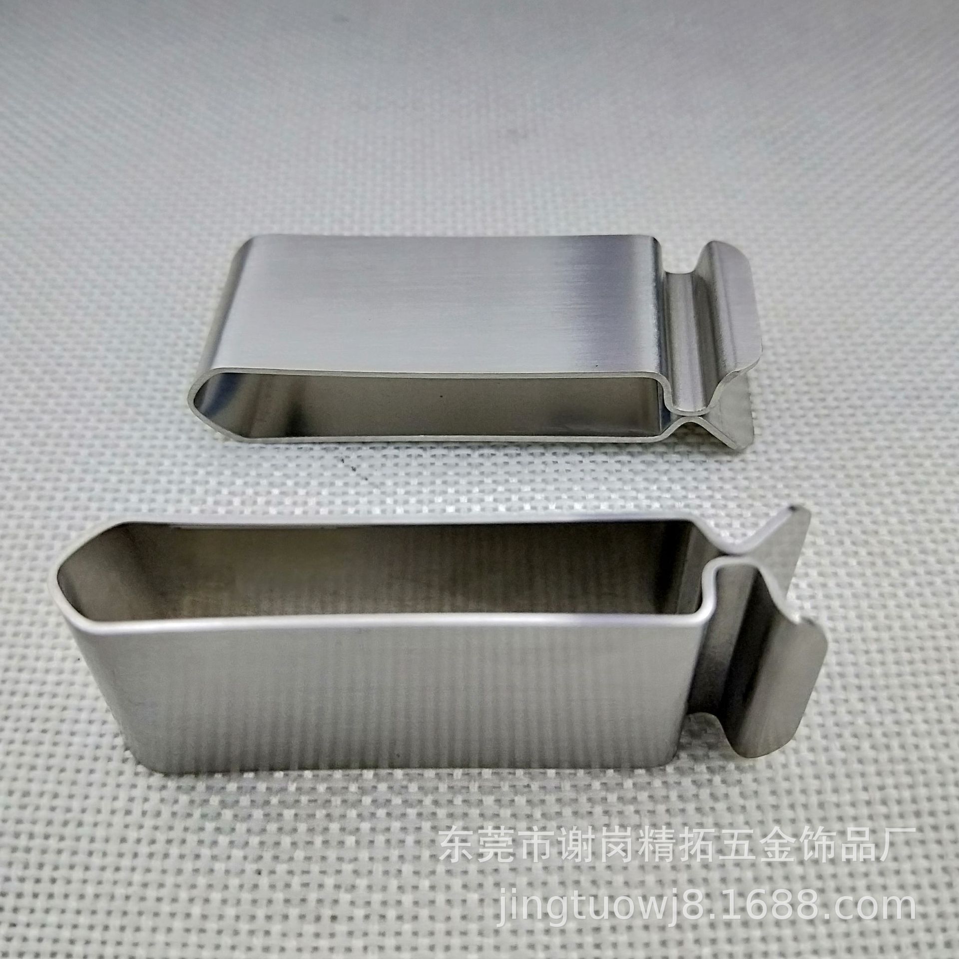 Supply of stainless steel clips, hardware rushing metal clips, strong spring steel clips, paper clips.