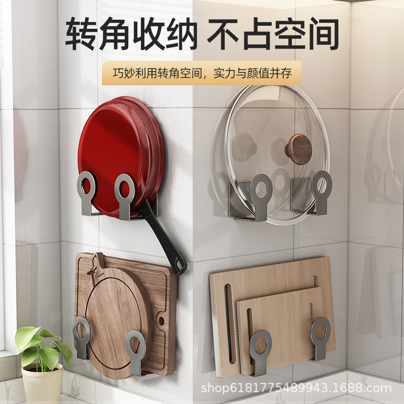 Một cái nắp ngăn nước với một cái đĩa trong nhà bếp có tường bao quanh, nơi bạn sẽ lấy cái bảng hình trụ.