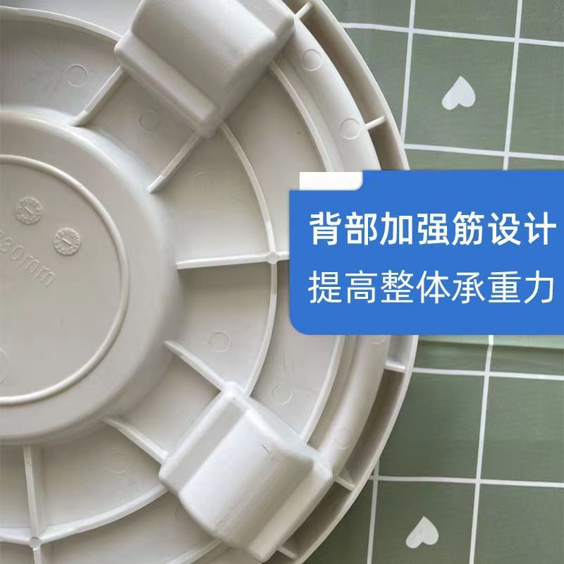 Khay hoa di động được đánh bóng để kết nối dù với một xương chậu nhựa có bánh xe