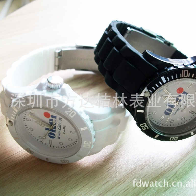 Wholesale fashion-friendly silicone watch. Advertising commemorative watch.