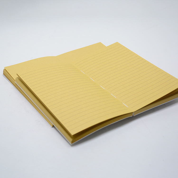 The student's stationery button notebooks can be customised with the logbooks of the logo.