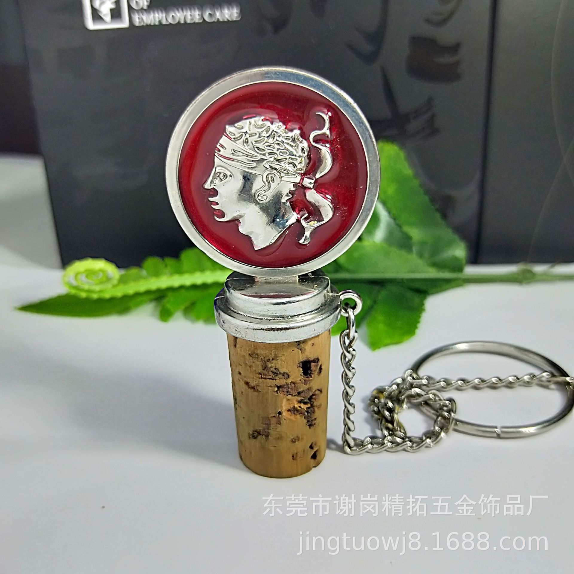 The supply of red wine, metal, zinc alloy, soft wood, wine, wine.