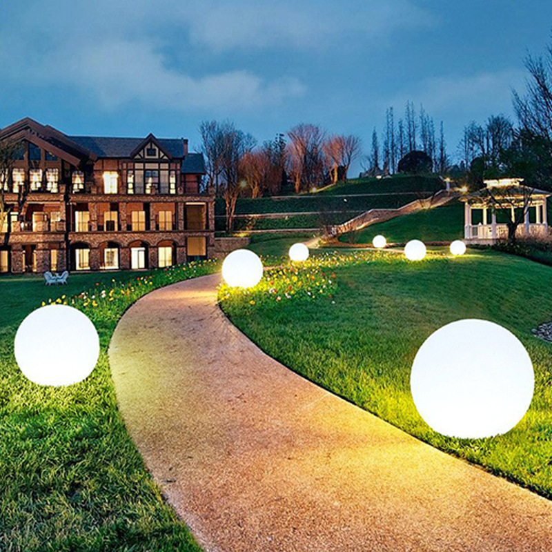 The solar lawn ball house has a radiant atmosphere, a round-of-the-air decorative plaque park colored light