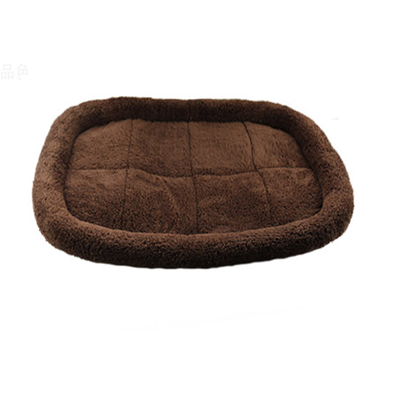 Autumn and winter cats and dogs are warm and comfortable with small and medium-sized dogs sleeping with pet mattresses.