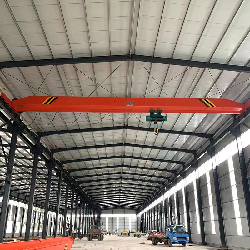 The Shandong factory sells single beam cranes, and the workshop factory uses single beam bridge cranes inside and outside.