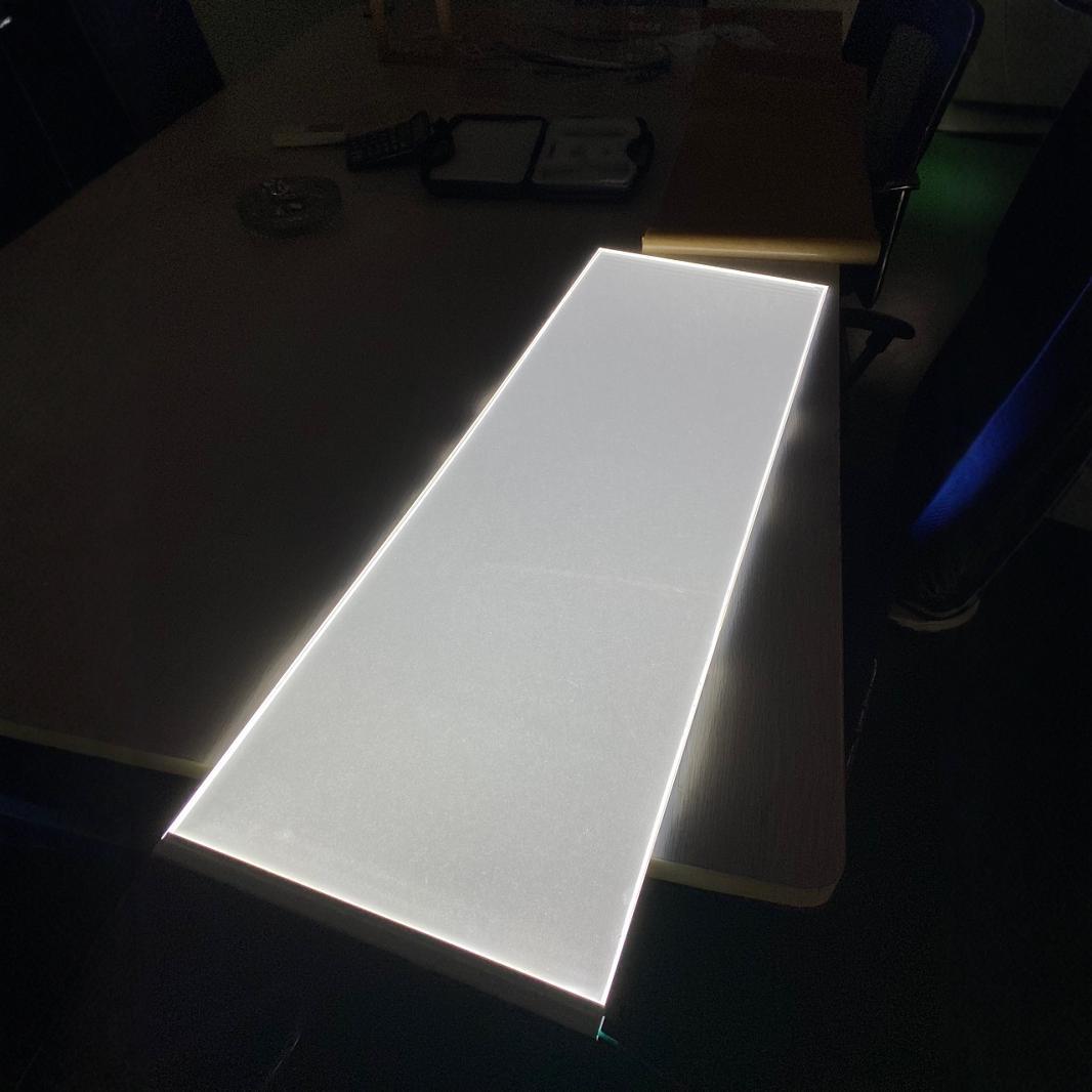 The luminous panel, the Mitsubishi nanoconductor, the sample link.