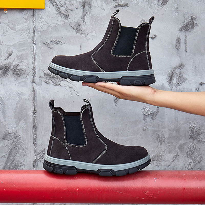Cross-border tailoring of shoes for boys against piercing.