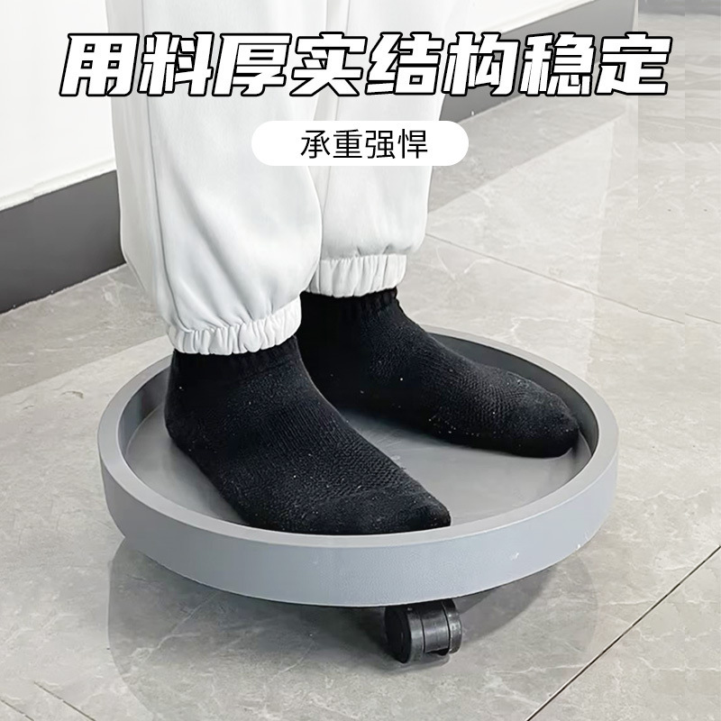 Không có gì ở dưới mỏ lết.
