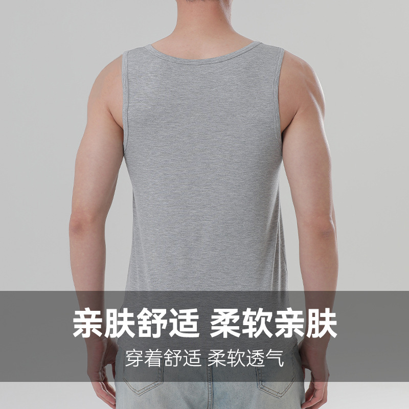 Cotton Moon, Mordell Springshar, một người đàn ông tập luyện mà không có dấu vết, có thể ra ngoài và mặc áo sơ mi hở.
