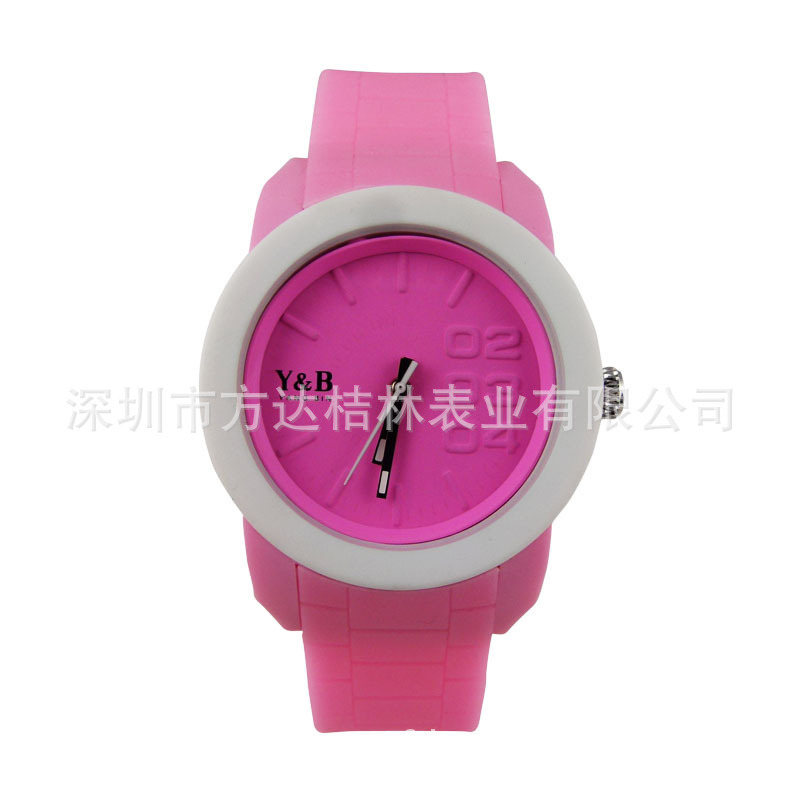 A new fashion plastic watch.