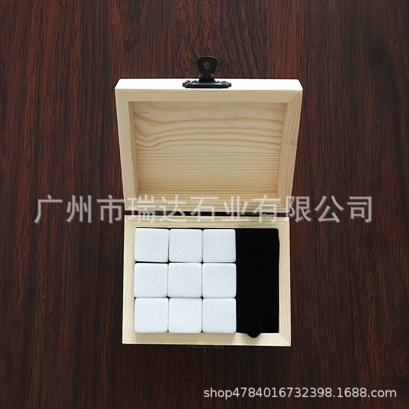 Kem tự nhiên và whiskey.