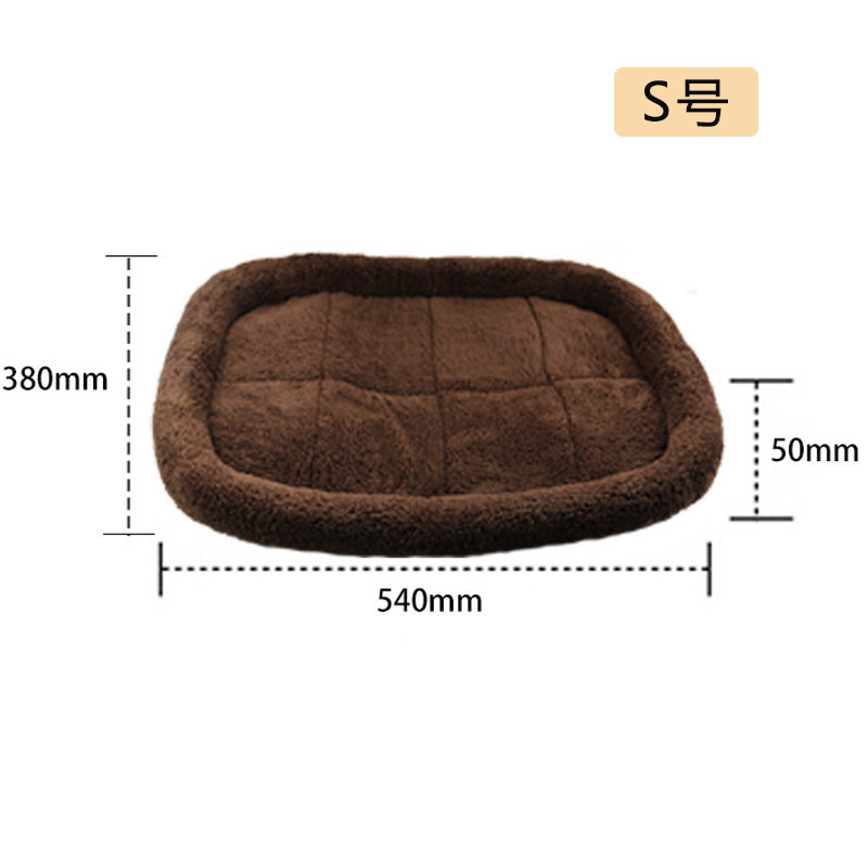 Autumn and winter cats and dogs are warm and comfortable with small and medium-sized dogs sleeping with pet mattresses.