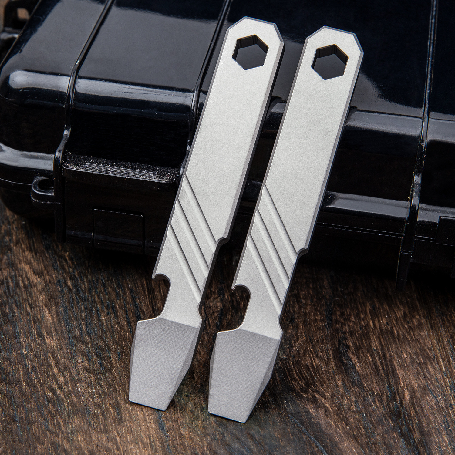 The titanium alloy multipurpose EDC tool pick-up stick with the outdoor emergency kit.