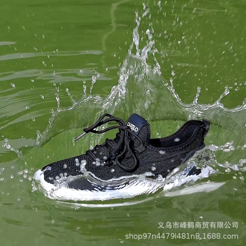 The new Cadillac fnitted waterproof shoes with a soft floor and light-sport sports shoes.