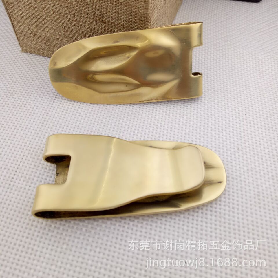 The manufacturer sells the brass in cash and the metal card and the gold in gold.